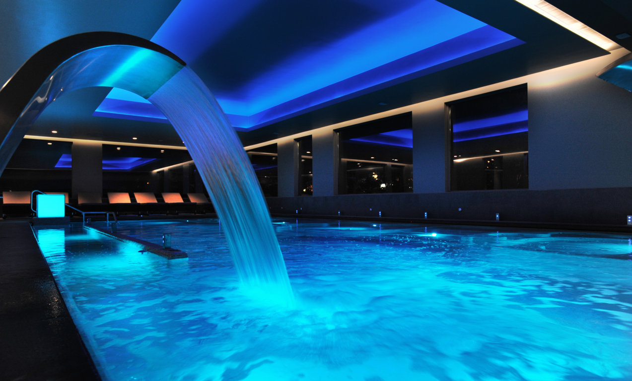 la-nostra-spa-centro-benessere-wellness-relax-health-centre-idromassaggio-hydromassage-massaggio-cervicale-cascata-acqua-cromoterapia- chromotherapy-lettini-rilassanti-rilassati-percorso-vascolare-kneipp-sauna-bagno-turco-bagnoturco-frigidarium-spa-a-cassino-e-dintorni