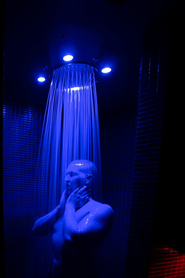 doccia-docce-emozionali-shower-bath-light-emozionale-emozione-acqua-profumata-cromoterapia-amazzonia-amazzonica-calda-fredda-cold-hot-emotional-shower-sauna-bagnoturco-spa-centro-benessere-trattamenti-massaggi-beauty-farm-health-centre-fiuggi-terme